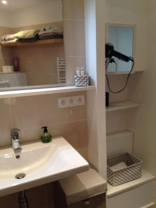 #28 1 Bdr Flat Ac Balcony Hper Central 10Mins To Beach & Old Town Ніцца Екстер'єр фото