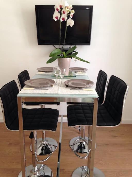 #28 1 Bdr Flat Ac Balcony Hper Central 10Mins To Beach & Old Town Ніцца Екстер'єр фото